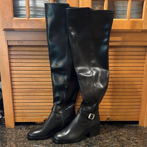 New DV by Dolce Vita Black Over the Knee Boots - Picture 2 of 5